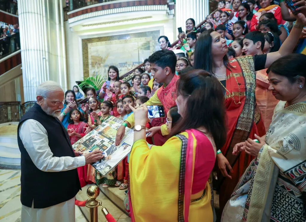 PM Modi with expats at St Regis hotel in Abu Dhabi