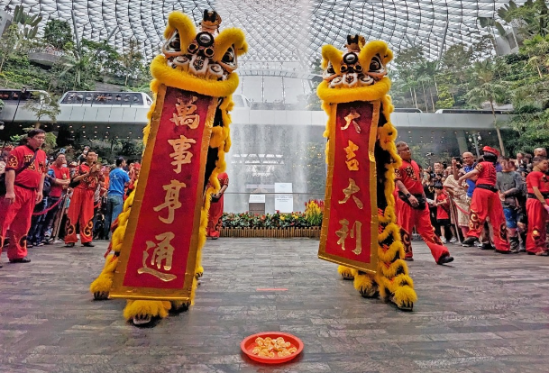 Lion dance and dragon dance at Jewel Changi