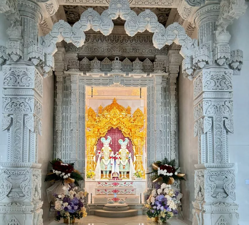 Idols of Shri Akshar-Purushottam Bhagwan. Photo: Connected to India.