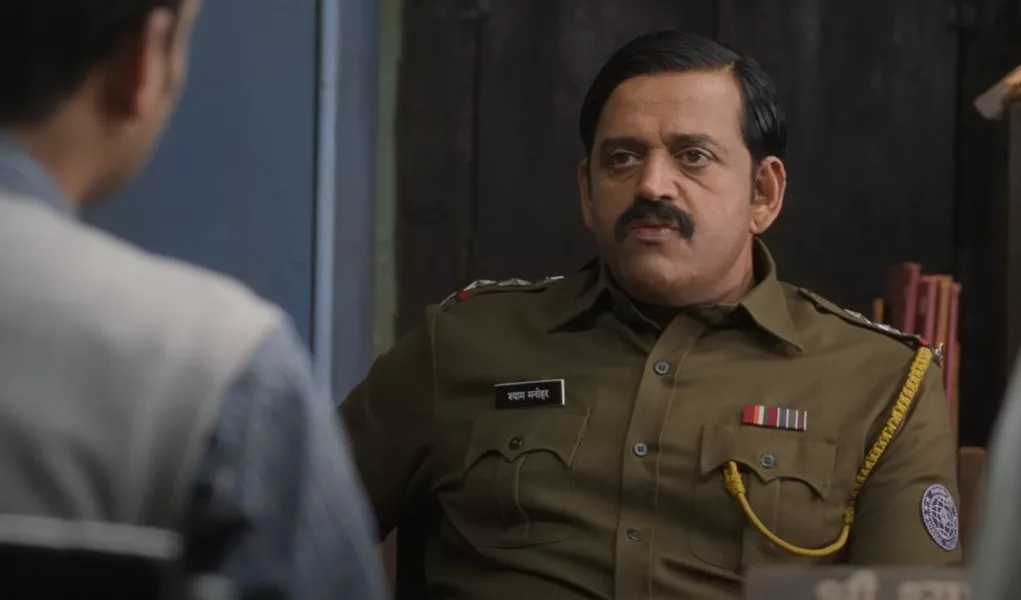 Veteran actor Ravi Kishan as corrupt cop Shyam Manohar. Photo courtesy: Screengrab from YouTube