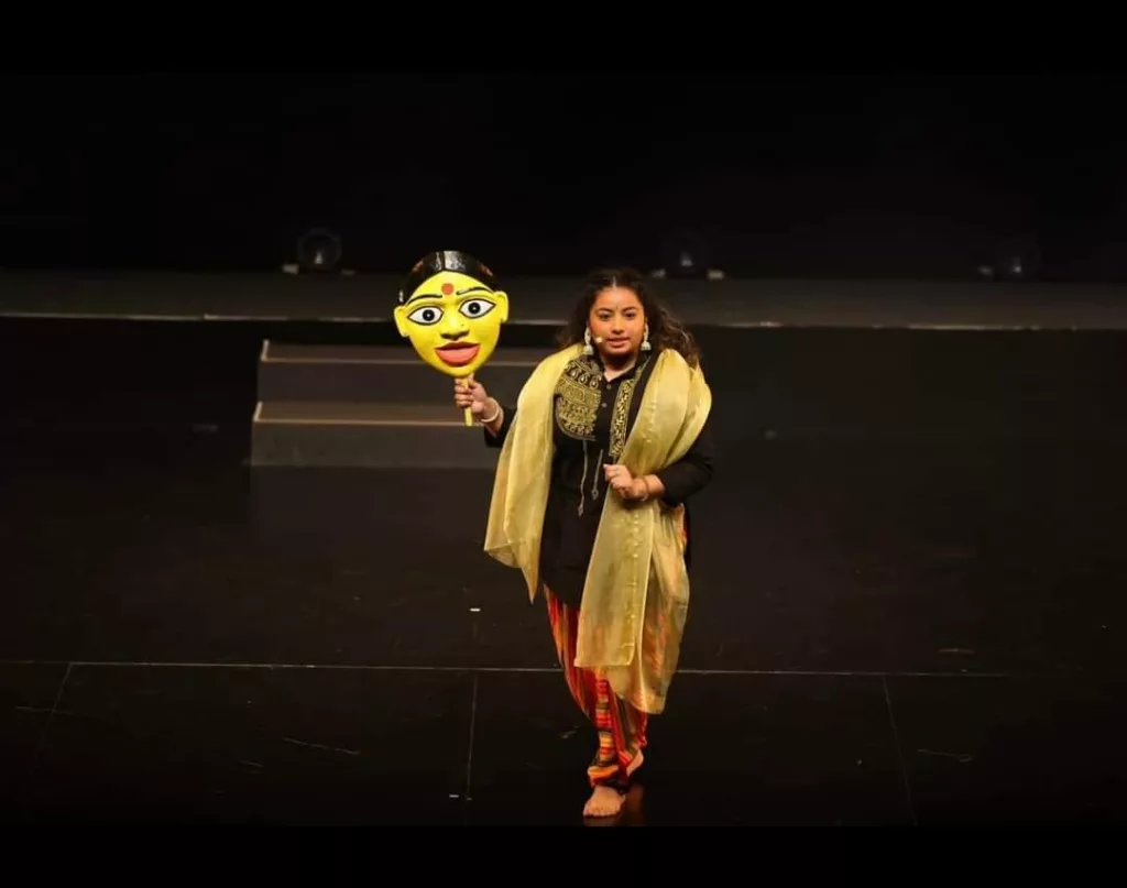 Madhumitha, the host, set the context for the audience with her narration. Photo courtesy: Apsaras Dance Company