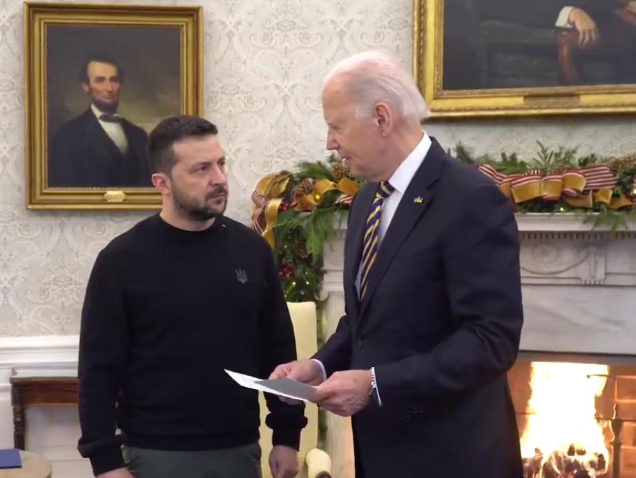 Ukrainian President Volodymyr Zelenskyy with US President Joe Biden at the White House