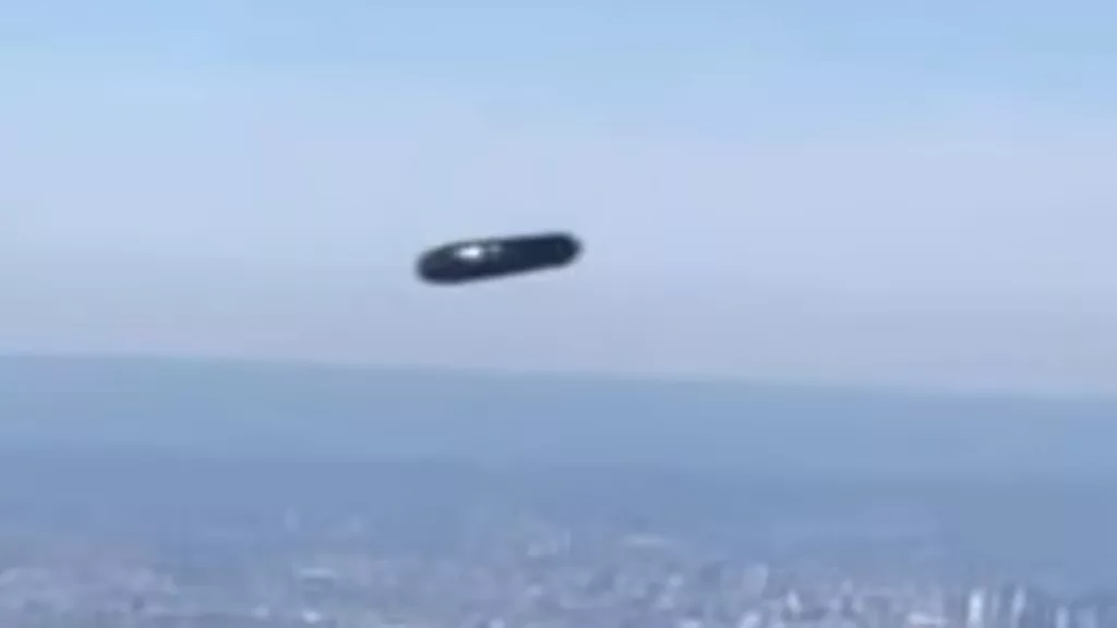WATCH: UFO spotted over New York City? Mysterious ‘flying cylinder’ piques curiosity