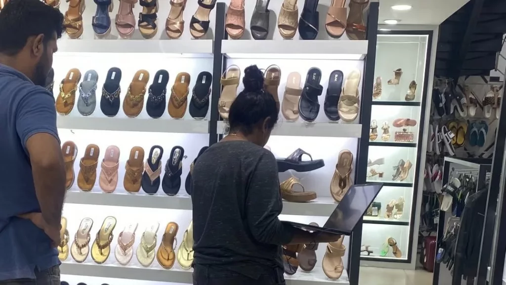 This photo of the multitasking woman has amused social media users. Photo courtesy: Free Press Journal