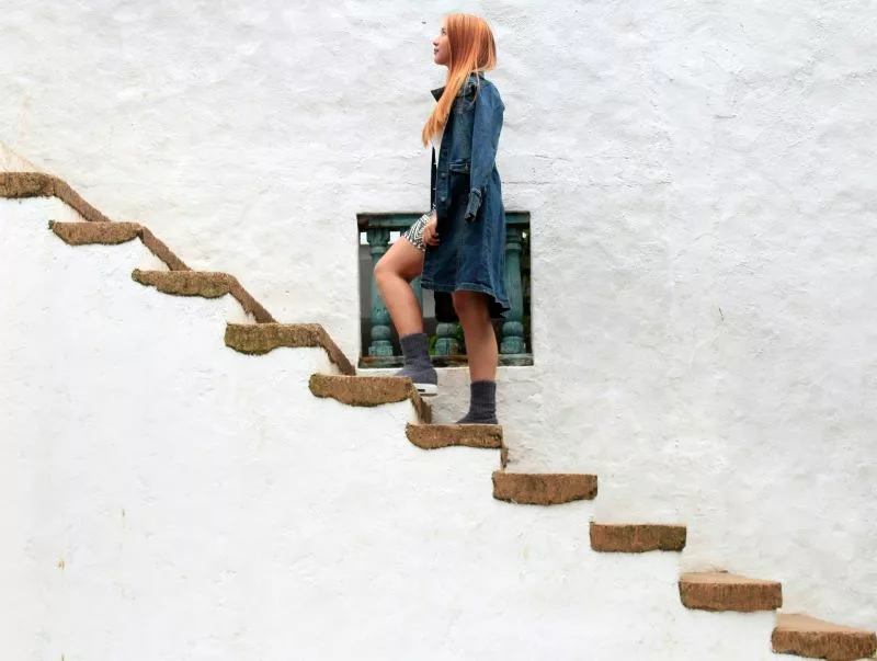 Climbing steps is linked to longer life.