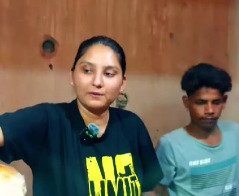 Pakistani vlogger shares video of ‘Kavita Didi Ka Indian Khana’ in Karachi, wins hearts 