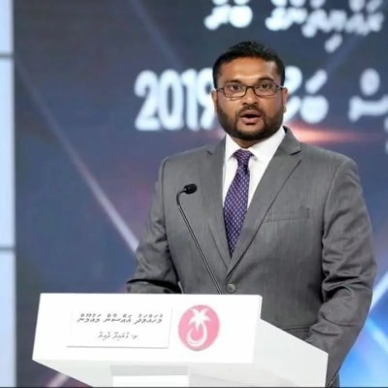 Maldives Defence Minister Ghassan Maumoon has admitted that its military pilots are not capable of operating the three aircraft donated by India
