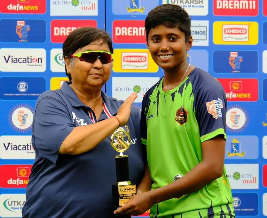 Ankita Barman with the Player of the Match trophy. Photo courtesy: instagram.com/bengalprot20league