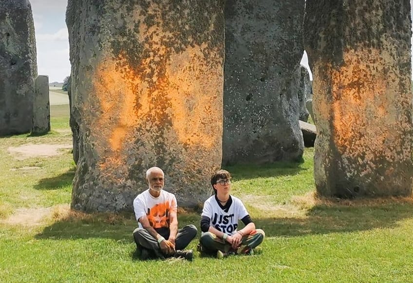 Indian-origin anti-oil activist in UK sprays orange powder on Stonehenge; arrested on the spot