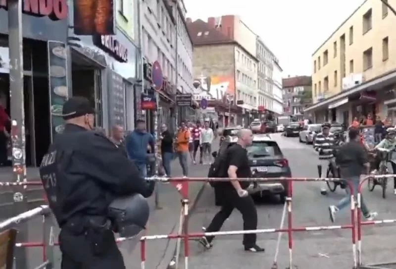 Police shoot axe-wielding man in Hamburg ahead of Euro match