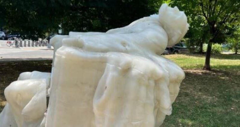 Lincoln's wax statue melts in Washington DC due to extreme heat