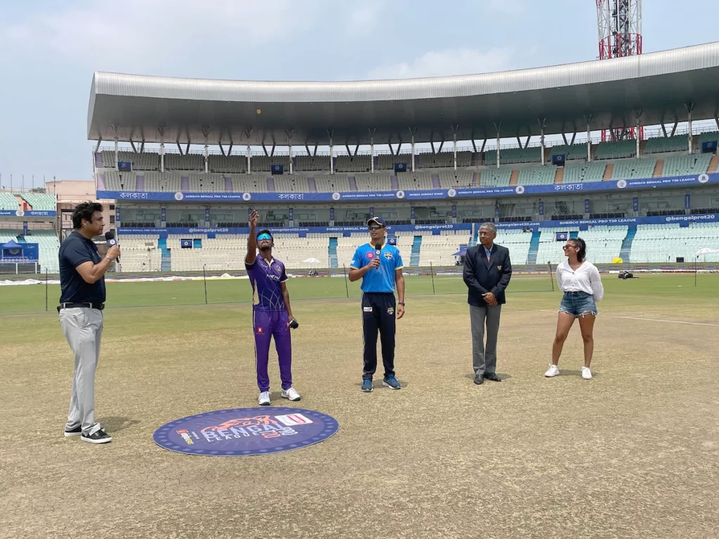 Toss time with Kings' skipper Sudip Kumar Gharami (2nd from left) and Strikers' captain Ritwik Roy Chowdhury (3rd from left). Photo courtesy: Collected