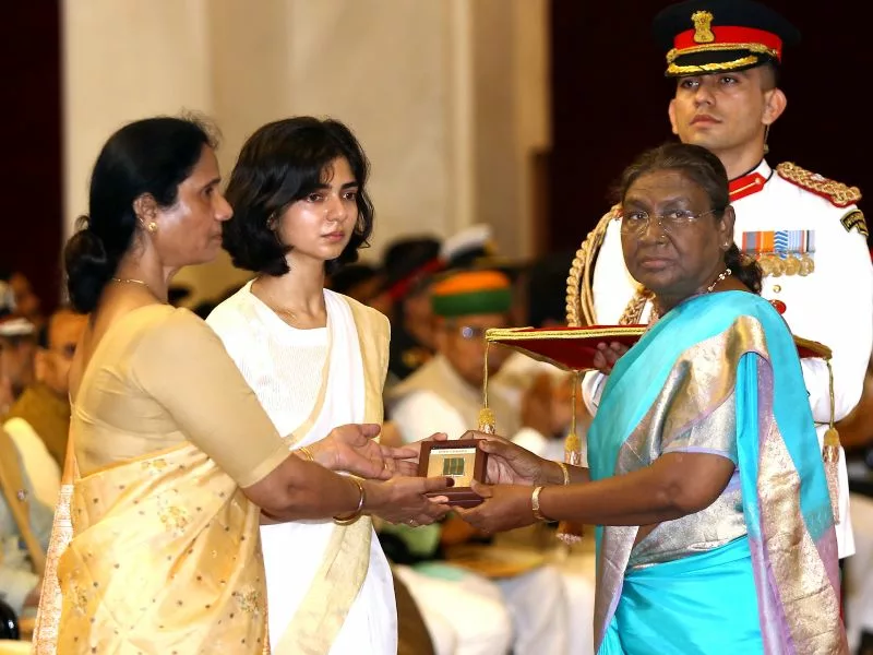 Captain Anshuman Singh's wife Smriti Singh and mother Manju Singh recently received the posthumous Kirti Chakra from President Droupadi Murmu
