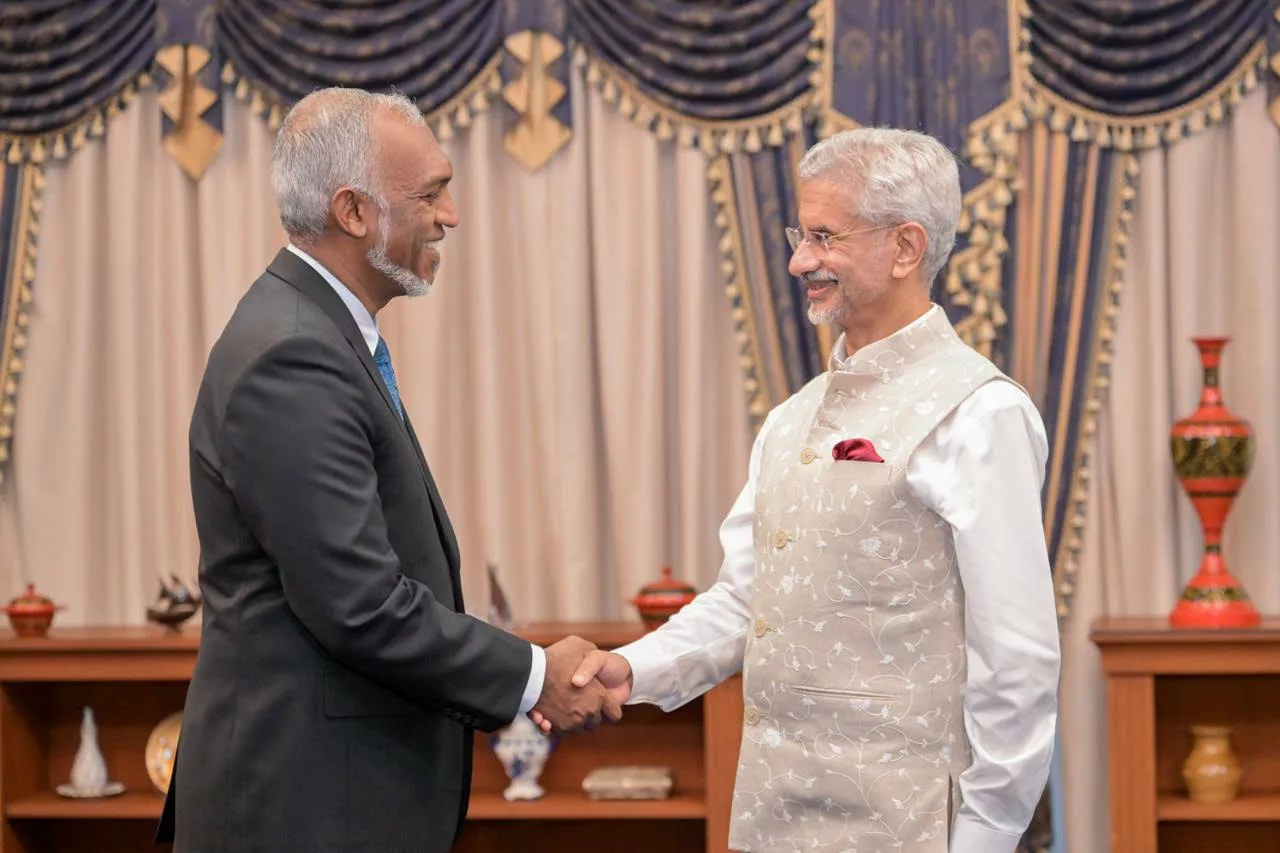 India hands over USD 110 million water and sanitation projects to Maldives 