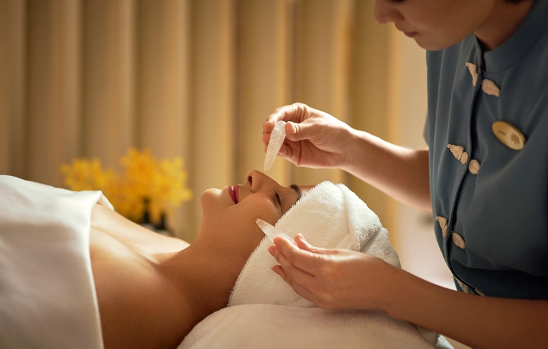 Raffles Spa therapy