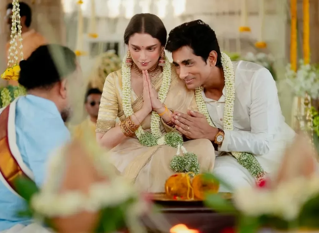 Aditi and Siddharth. Photo courtesy: www.instagram.com/aditiraohydari/