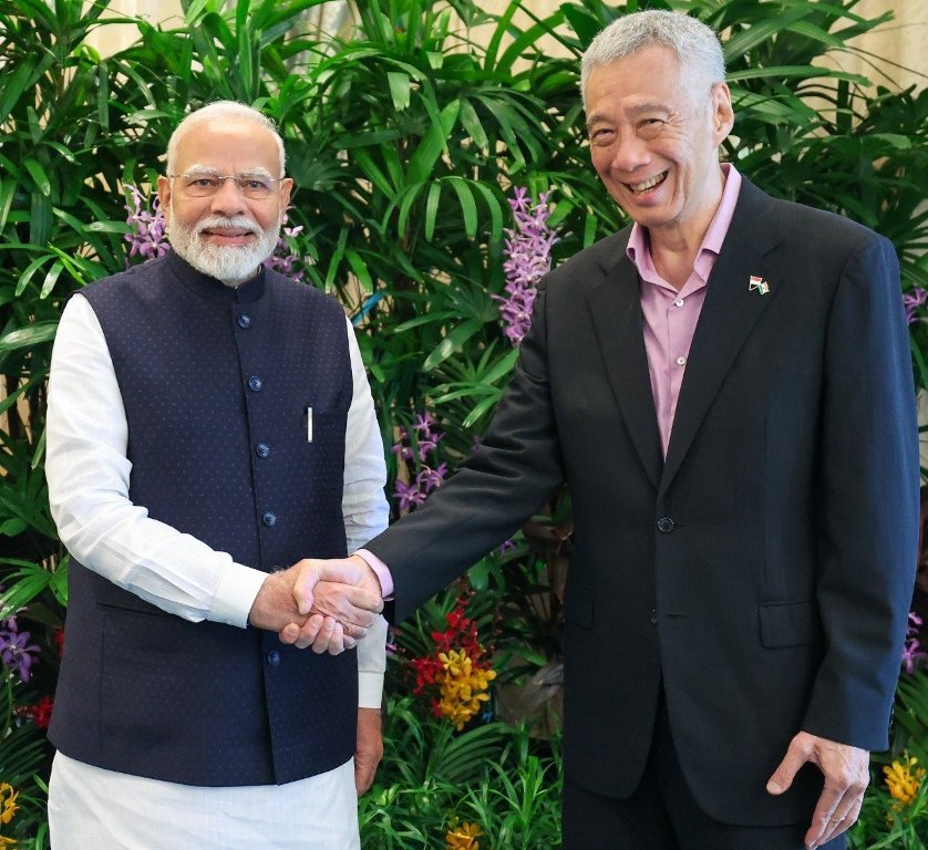 Indian PM Narendra Modi (left) with Singaporean Senior Minister Lee Hsien Loong. Photo courtesy: x.com/narendramodi