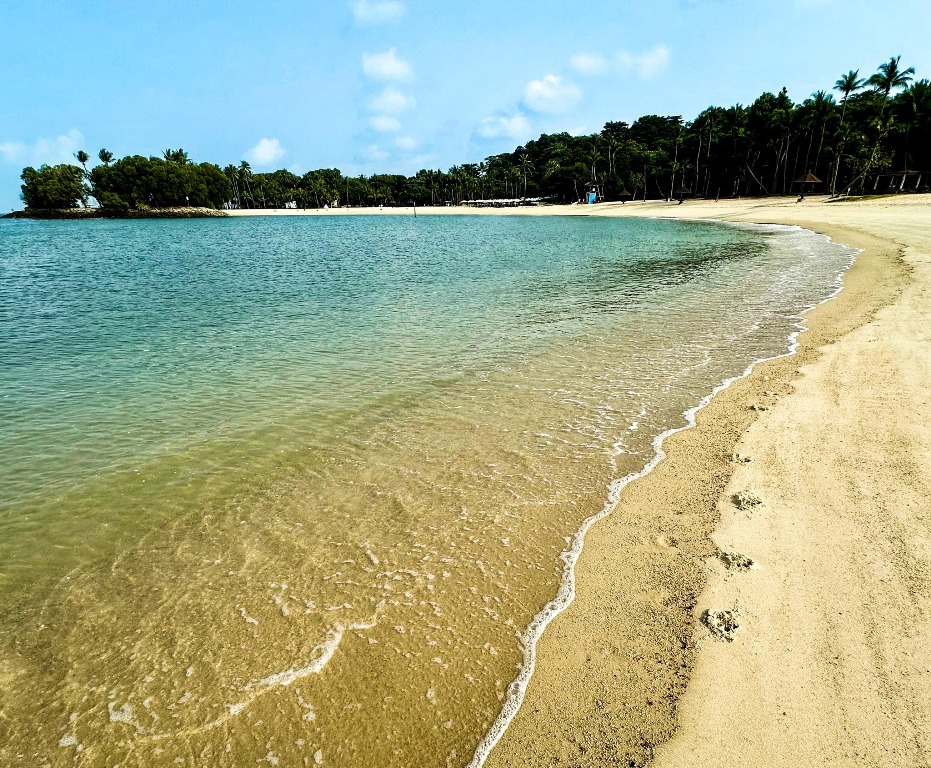 Singapore: Tanjong Beach reopens after oil spill clean-up