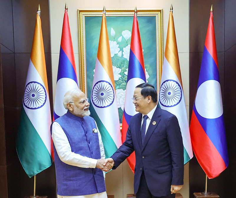 The two leaders met and discussed bilateral ties and reaffirmed their commitment to further strengthen the close partnership.