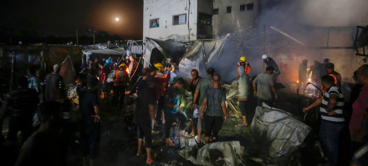 Top UN official says entire population of north Gaza at risk of dying