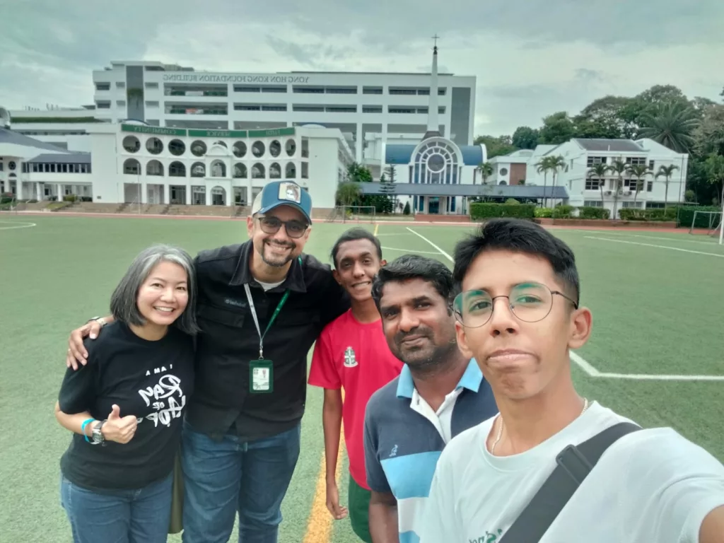 L-R: Alicia with Sarabjeet (SJI teacher), Meyyappan (student volunteer), Ramkumar (migrant volunteer), Akkile (student volunteer). Photo courtesy: Alicia Altorfer-Ong.