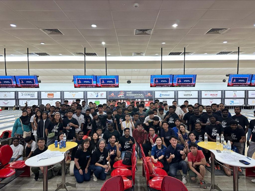 Ray of Hope partnered the Bowling team from Singapore University of Social Sciences (SUSS) for the second event in the Building Community Champions series earlier this year. Photo courtesy: www.linkedin.com/in/alicia-altorfer-ong-ph-d-2b2134