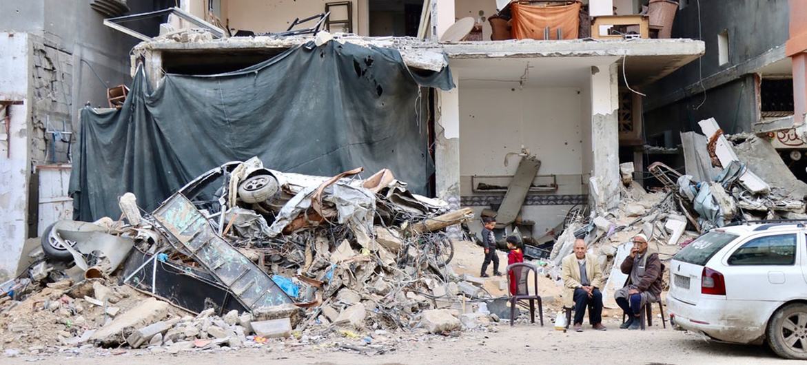 UNRWA chief says the smell of death is everywhere in northern Gaza