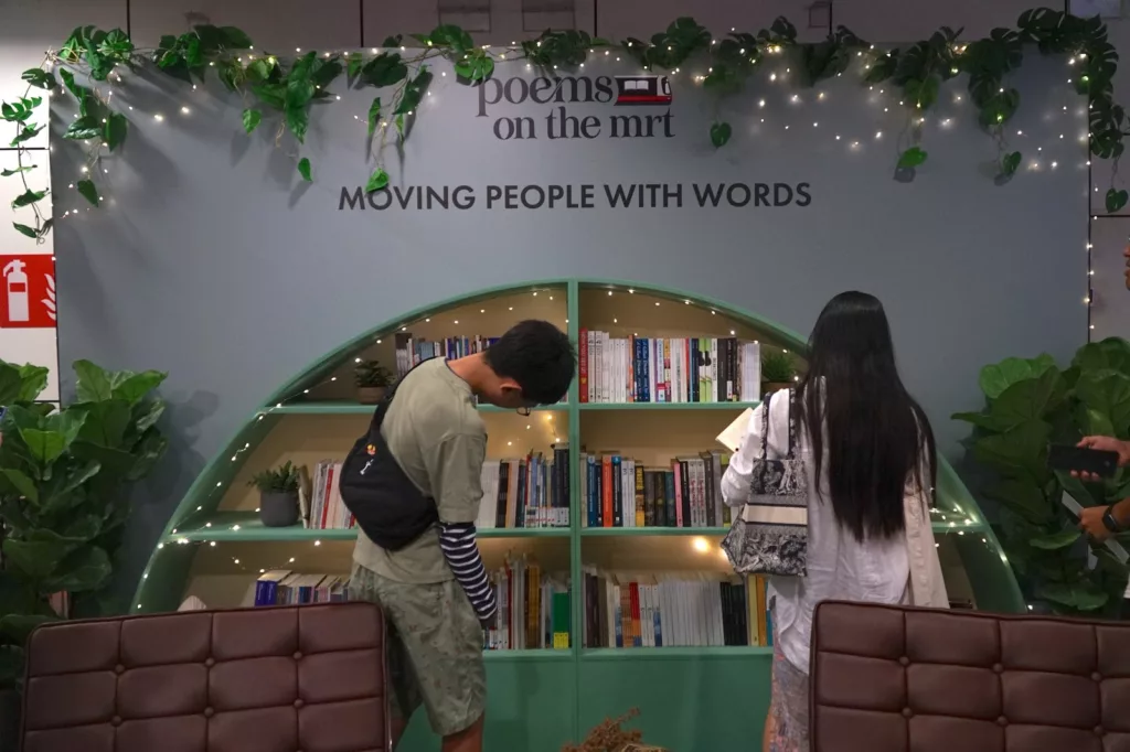 Pop-Up Library at Dhoby Ghaut station