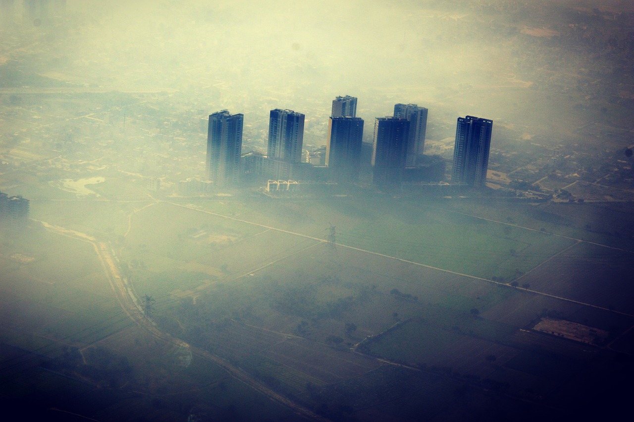 Delhi Air Quality drops: CM orders online classes for students, slams Centre over stubble burning 