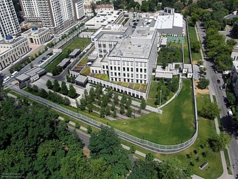 US embassy in Kyiv shuts down over threat of potential air attack