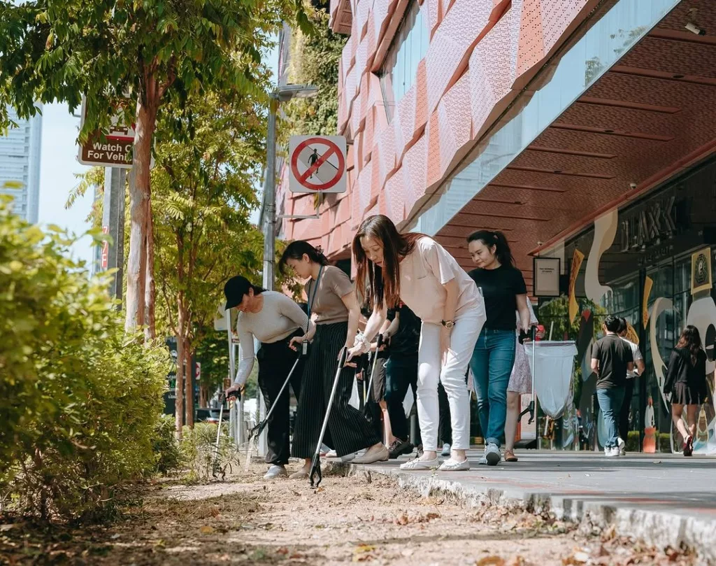 A team from PSD and PMO Singapore cleaned up the area around The Treasury in October to mark World Sustainability Day. Photo courtesy: www.instagram.com/psdsingapore