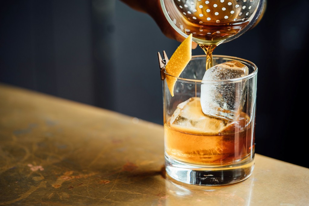Estrogen-driven brain activity boosts binge drinking in females: Study