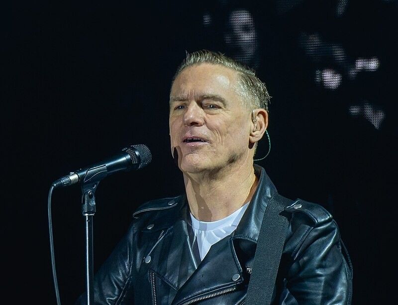 Bryan Adams’ maiden Kolkata concert leaves fans thrilled