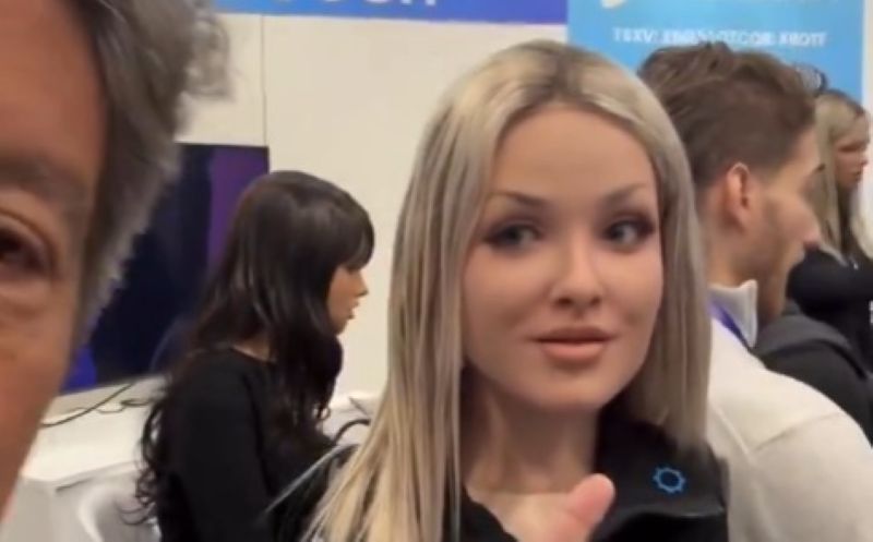 Realbotix unveils humanoid robot Aria. People can even buy it