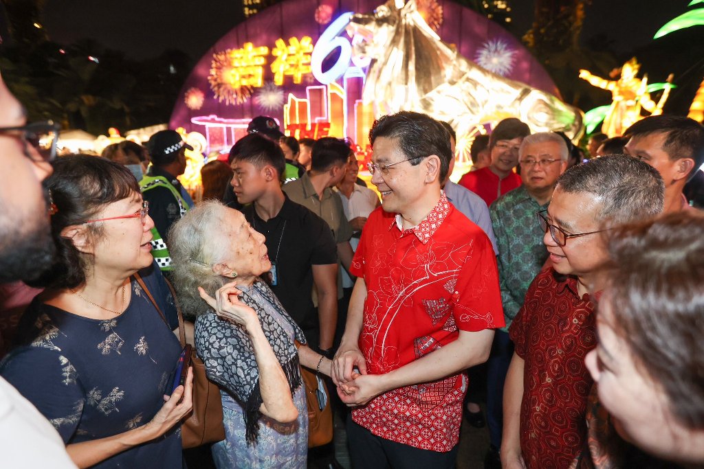 PM Lawrence Wong interacted with people from the Chinese community at the launch of River Hongbao 2025, an integral part of Chinese New Year celebrations in Singapore. Photo courtesy: X