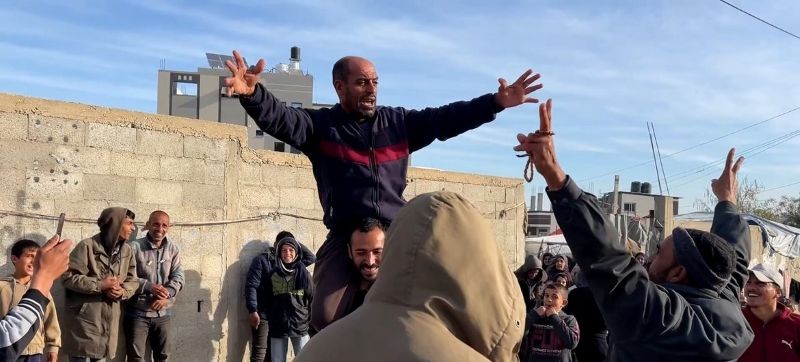 Israel releases 200 Palestinian prisoners in second round of swapping