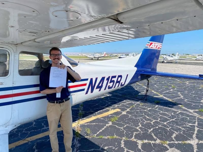 “He was engaged to get married”: Father’s emotional tribute to pilot Sam Lilley Killed in DC plane crash