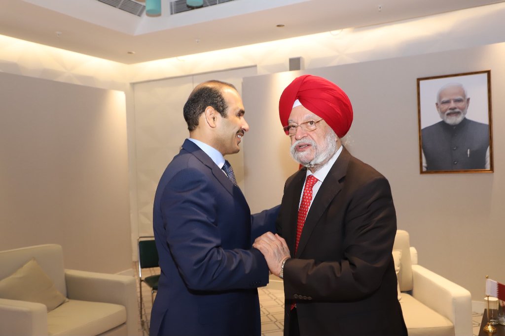 Hardeep Singh Puri (right) during a meeting with Qatar's Minister of State for Energy Affairs, Saad Sherida al-Kaabi at the India Energy Week 2025 on Tuesday, February 11, 2025. Photo courtesy: x.com/HardeepSPuri