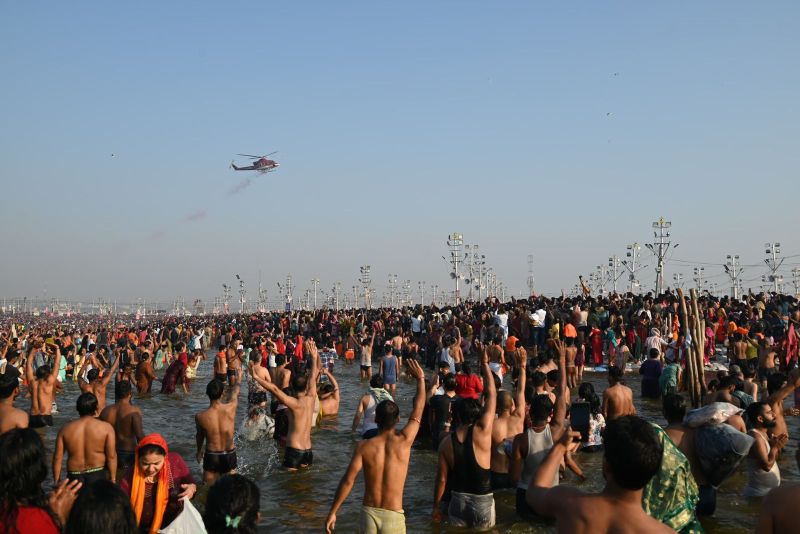 State administration showers flowers on pilgrims. Photo Courtesy: IBNS File
