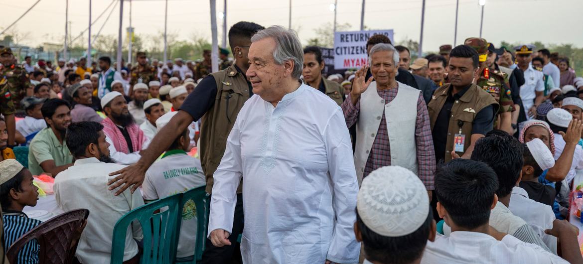 UN chief Antonio Guterres visits Bangladesh, vows to prevent Rohingya suffering 