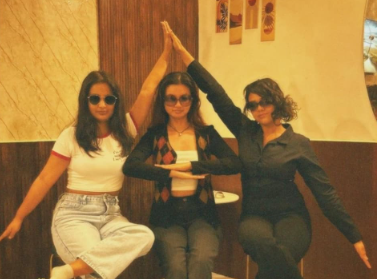 Female Indian travellers