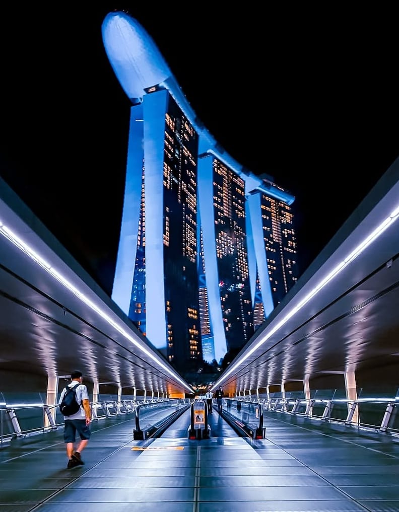 9 people lose Singapore work pass and visit pass for “illegal touting” at Changi Airport