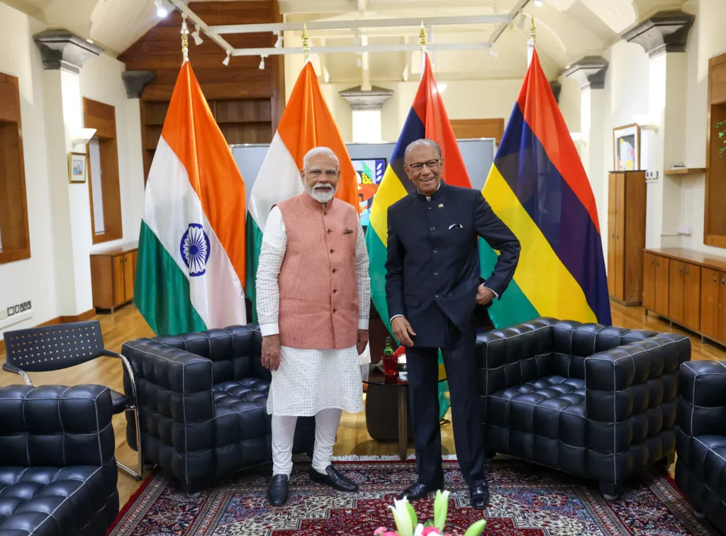 Indian Prime Minister Narendra Modi with Mauritius Prime Minister Navinchandra Ramgoolam