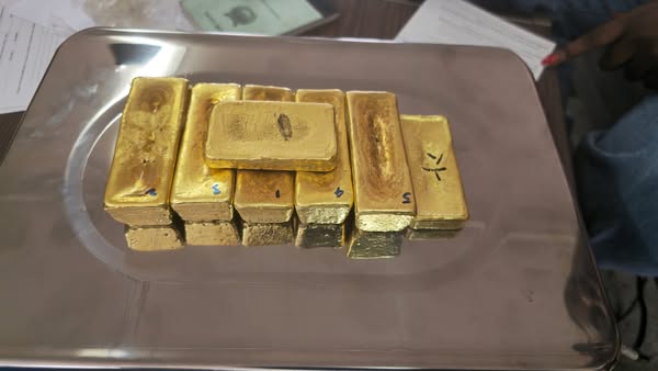 Indian national arrested at airport while attempting to smuggle USD 2.8 million foreign currency, gold out of Zambia