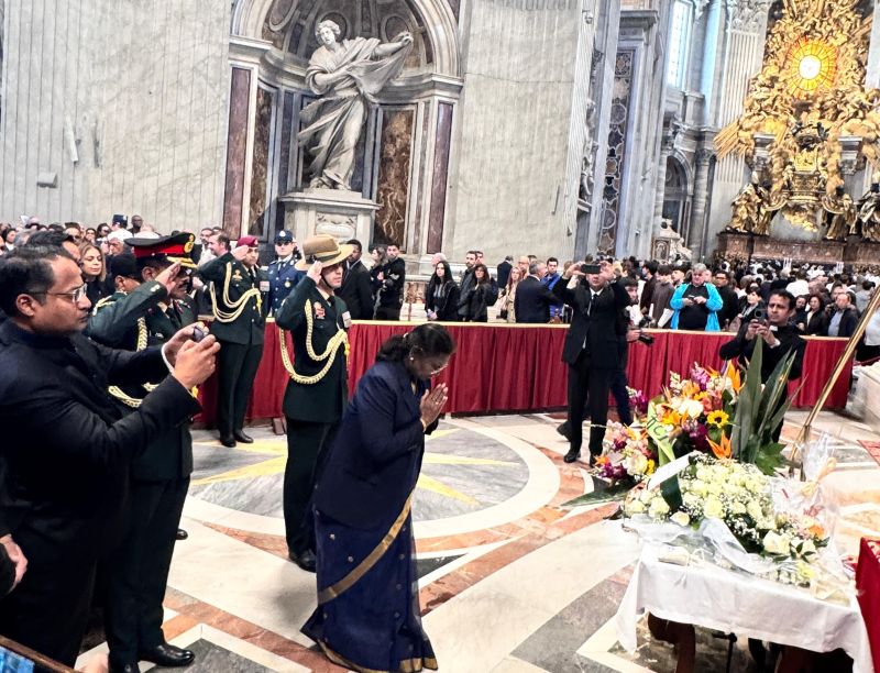 Indian President Droupadi Murmu pays tribute to Pope Francis