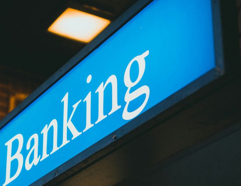 New UN report shows over 60 percent Arab adults still outside banking system