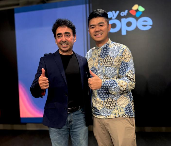 Himanshu Verma and Cai Yinzhou at the launch of Walk for Hope 2025