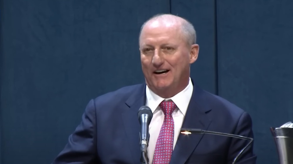Meet Greg Abel, who gets the key to USD 1.2 trillion empire of Warren Buffett