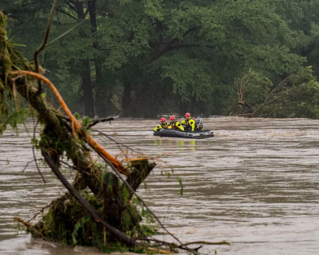 Search party after Texas flood 