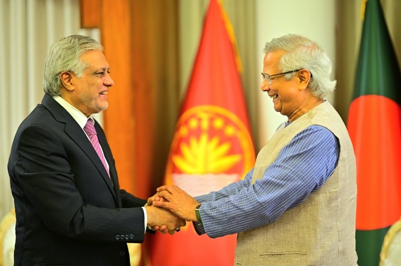 Pakistani Foreign Minister Ishaq Dar visits Bangladesh, refuses to apologise for 1971 genocide